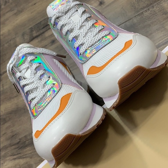 MICHAEL KORS WILMA TRAINER METALLIC PU OPT/SILVER - Picture 12 of 16